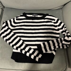 Black and White Striped Crew Neck Sweater(runs smaller)